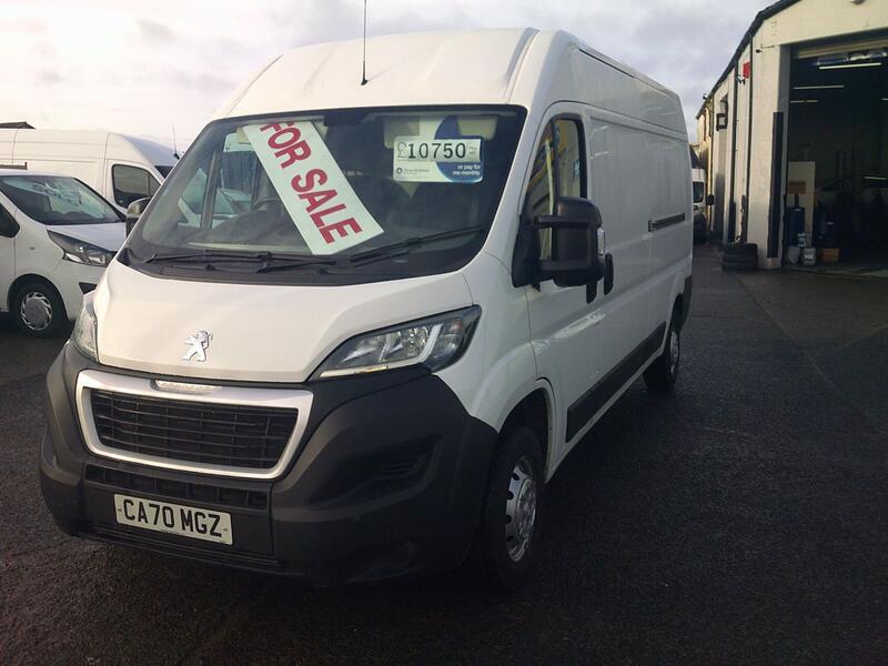 View PEUGEOT BOXER 2.2 BlueHDi 335 Professional 