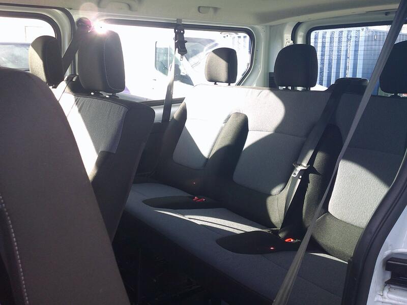 VAUXHALL VIVARO
