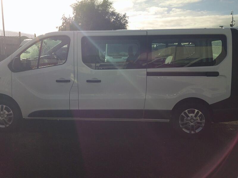 VAUXHALL VIVARO