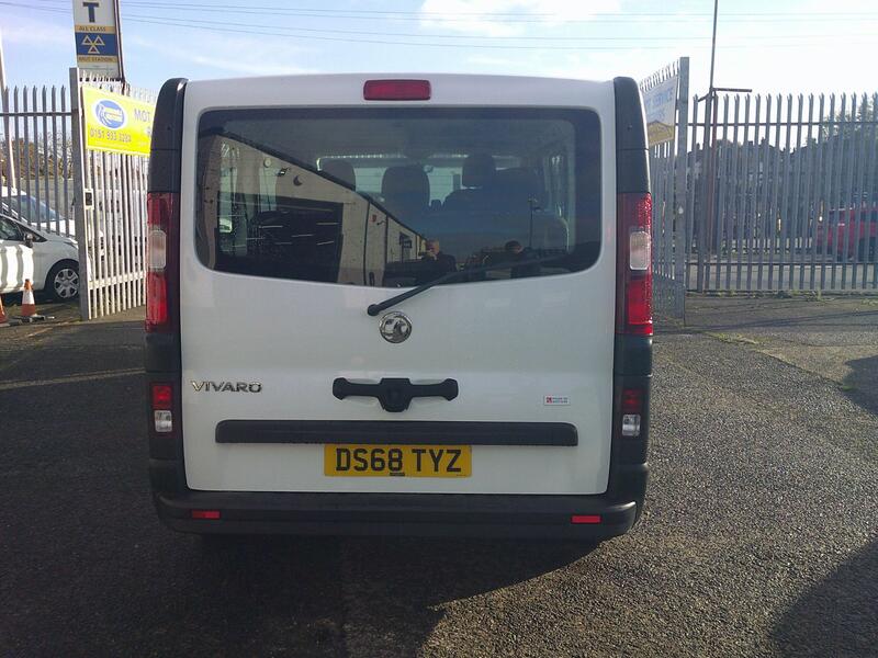 VAUXHALL VIVARO