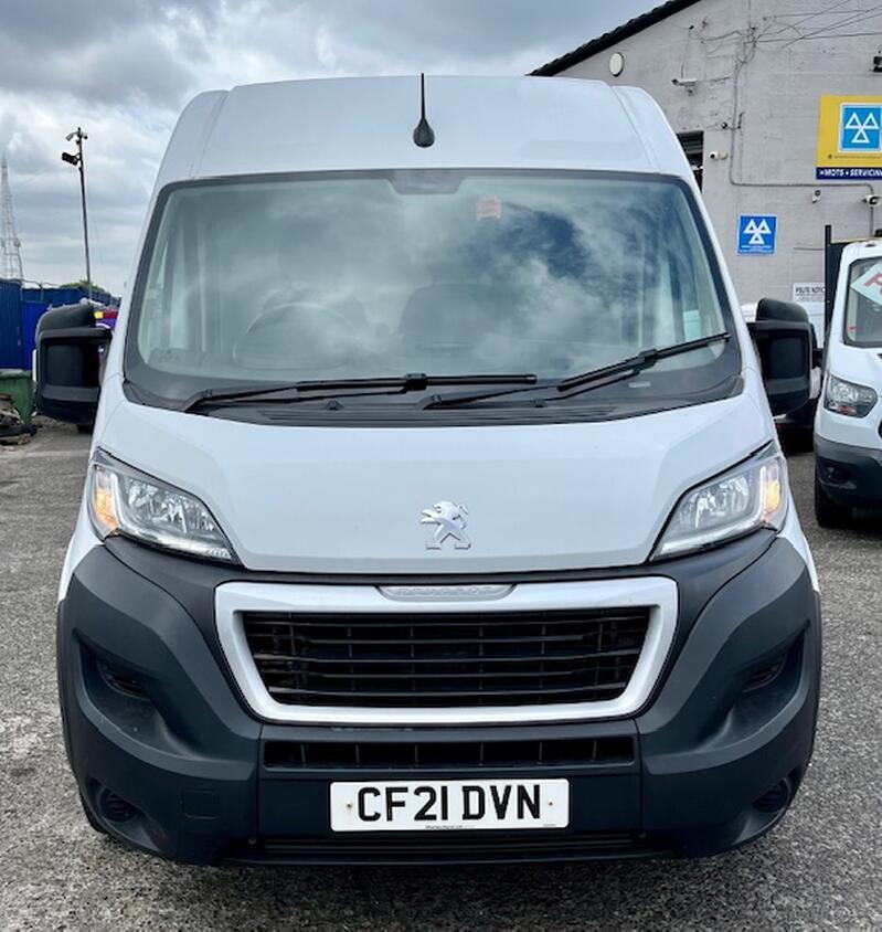 View PEUGEOT BOXER 2.2 BlueHDi 335 Professional