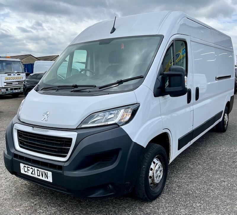 View PEUGEOT BOXER 2.2 BlueHDi 335 Professional